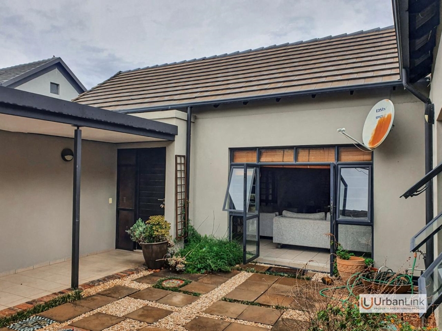3 Bedroom Property for Sale in Safari Gardens North West